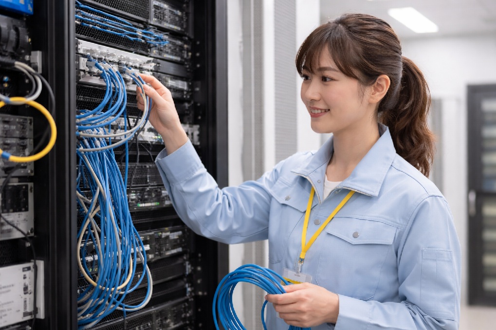 【未経験OK×月収27万円可】通信設備メンテナンス｜土日休み｜正社員登用あり